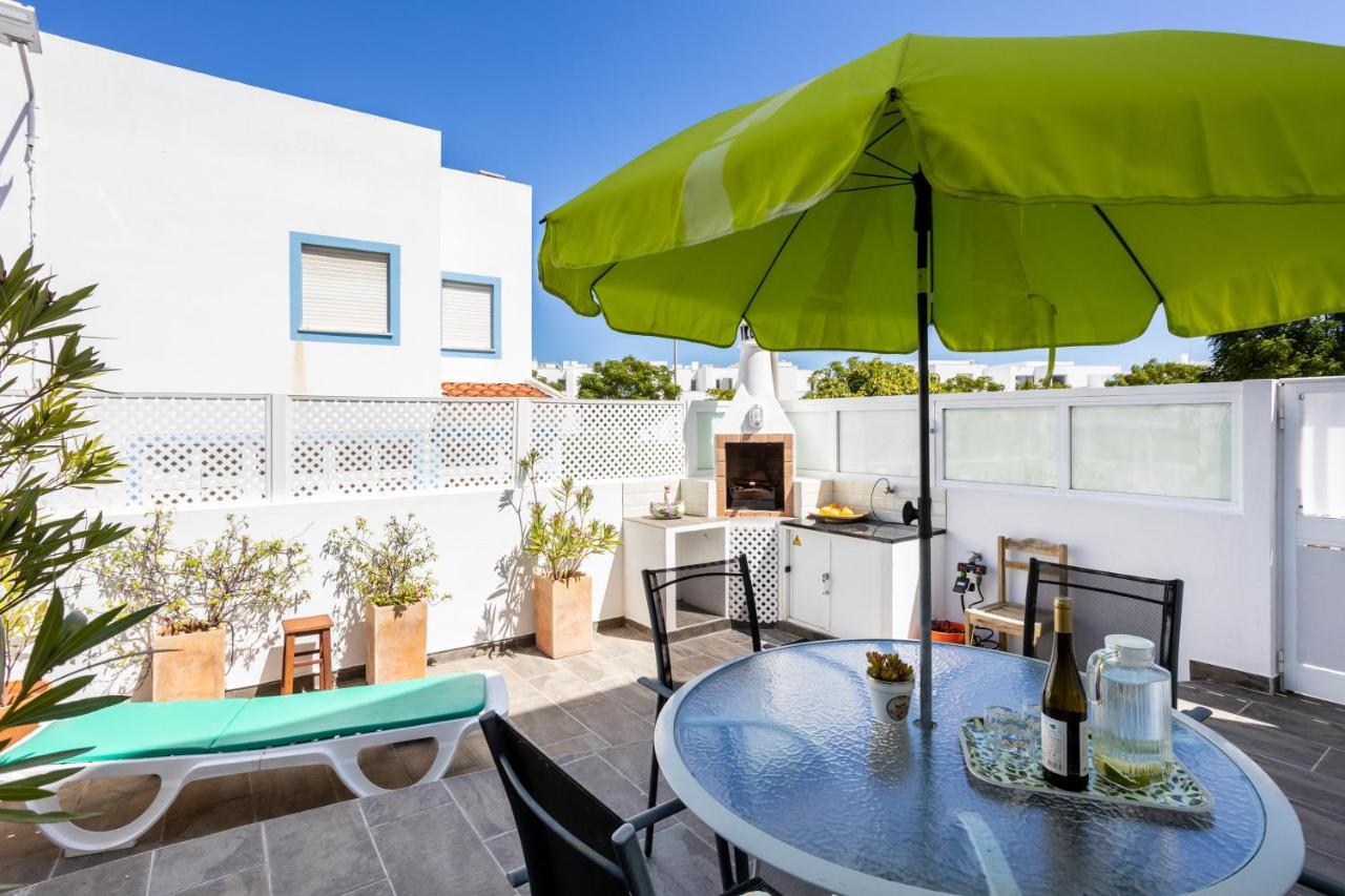 Newly Renovated 2 Bedroom Townhouse - Close To Salema Beach Экстерьер фото